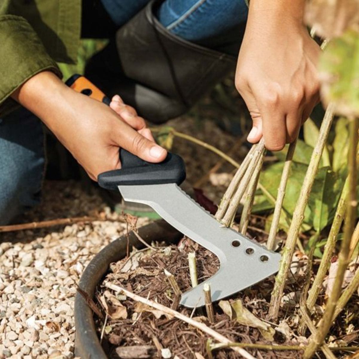 Falce Fiskars a uncino CL501 con fodero in nylon incluso - immagine 3