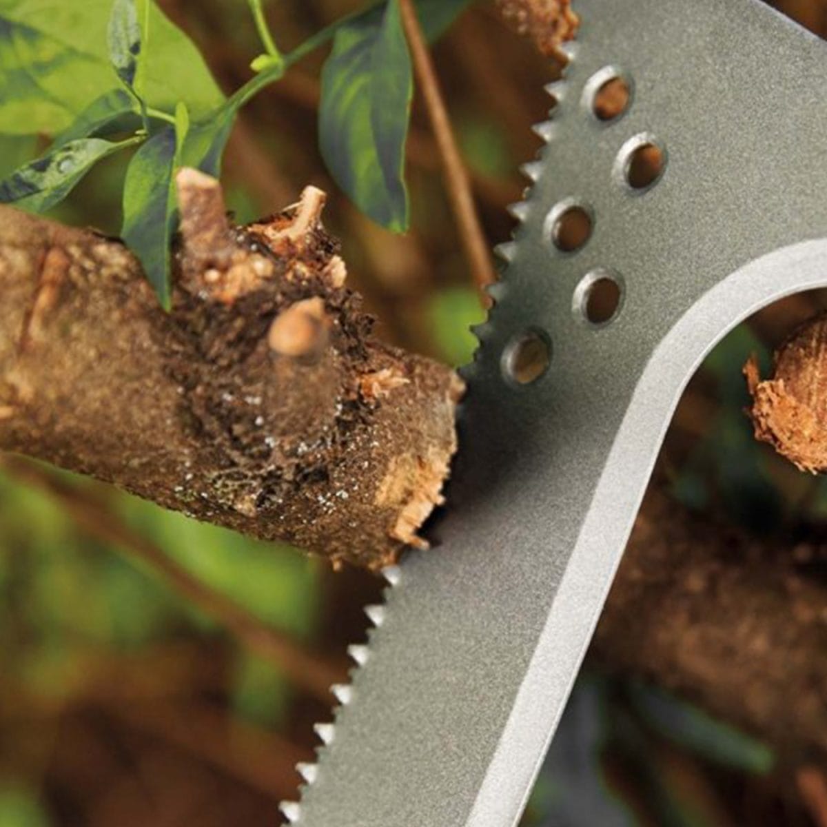 Falce seghettata Fiskars CL521 lama in acciaio temperato e rivestimento antiruggine - immagine 3