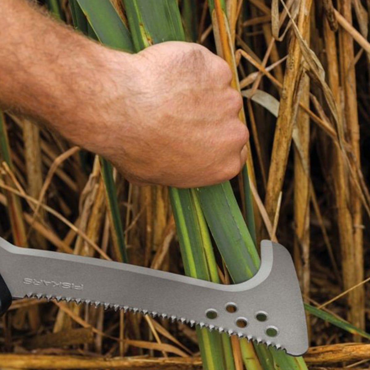 Falce seghettata Fiskars CL521 lama in acciaio temperato e rivestimento antiruggine - immagine 4