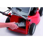 Rasaerba Ibea 42 trazionato e con tappo mulching e cesto raccolta inclusi - immagine 2